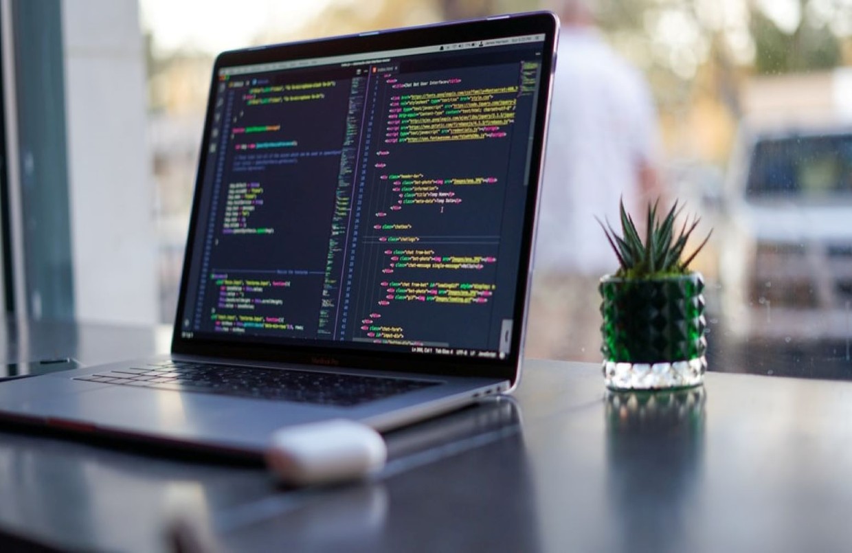 Erfolgreiche Pay-per-Click (PPC)-Werbung geht Hand in Hand mit qualitativ hochwertiger Keyword-Recherche. Das Hauptziel besteht darin, die richtigen Keywords